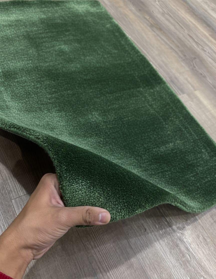 Hand tufted carpet manufacturing process at MR Enterprises factory in Panipat, India